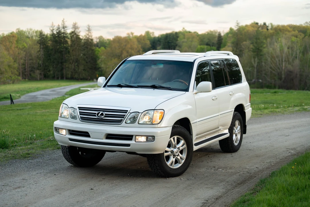 2003 Lexus LX 2nd Gen - Image 6 of 31