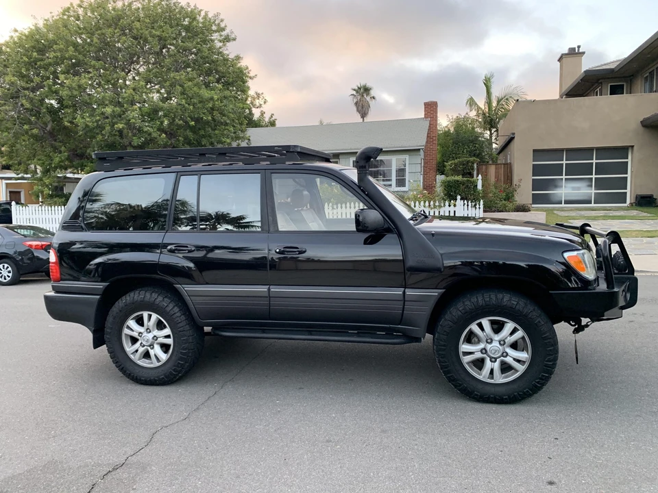 2003 Lexus LX 2nd Gen - Image 13 of 31