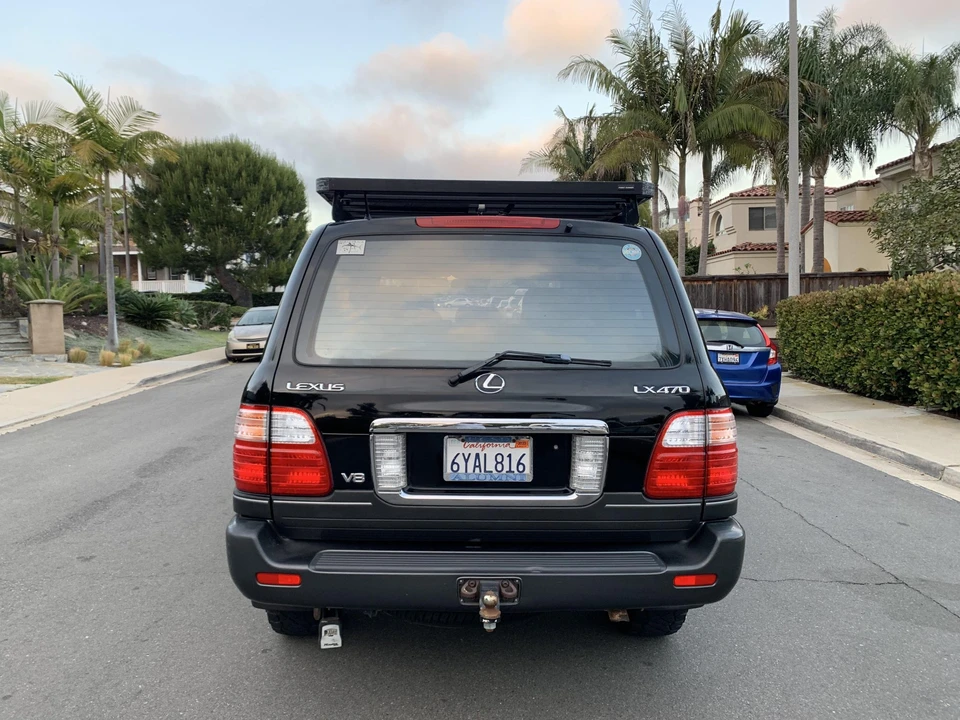 2003 Lexus LX 2nd Gen - Image 11 of 31