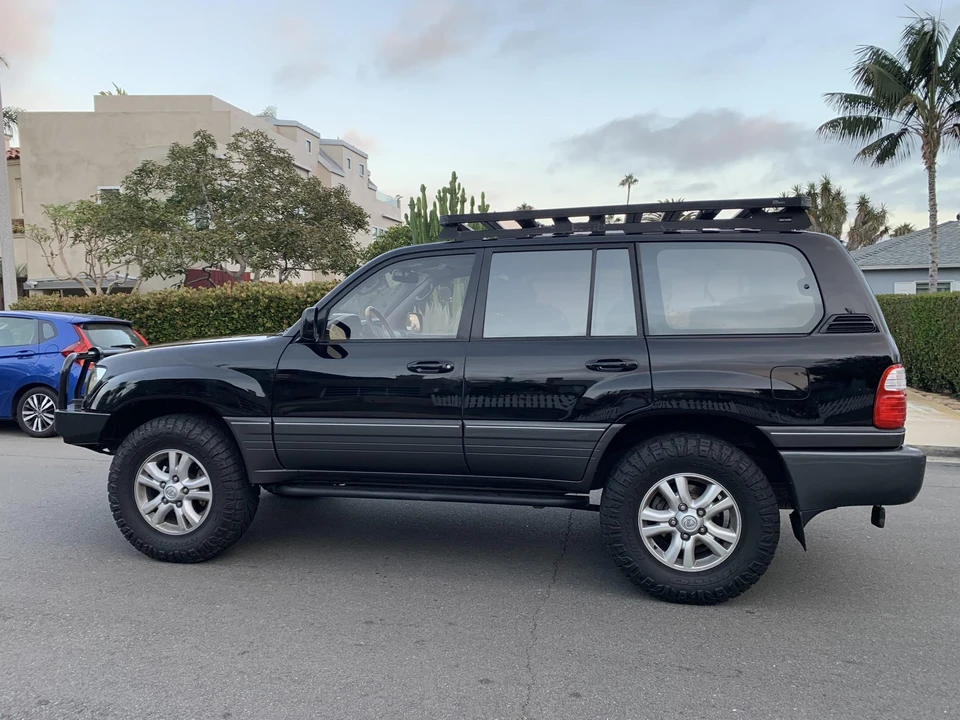 2003 Lexus LX 2nd Gen - Image 8 of 31