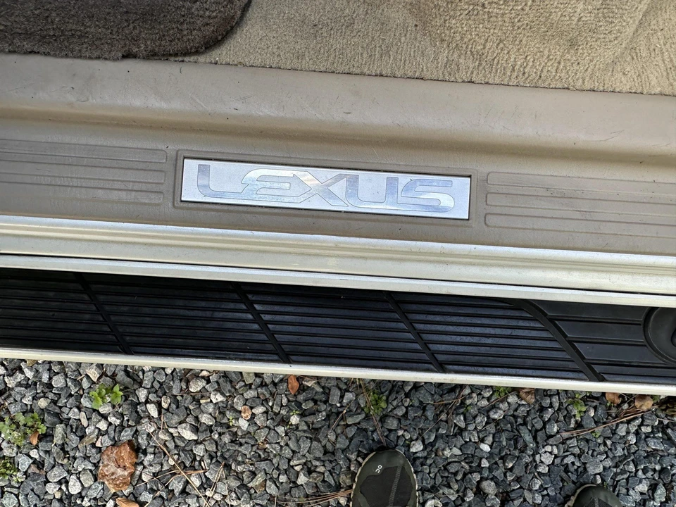 2003 Lexus LX 2nd Gen - Image 20 of 31
