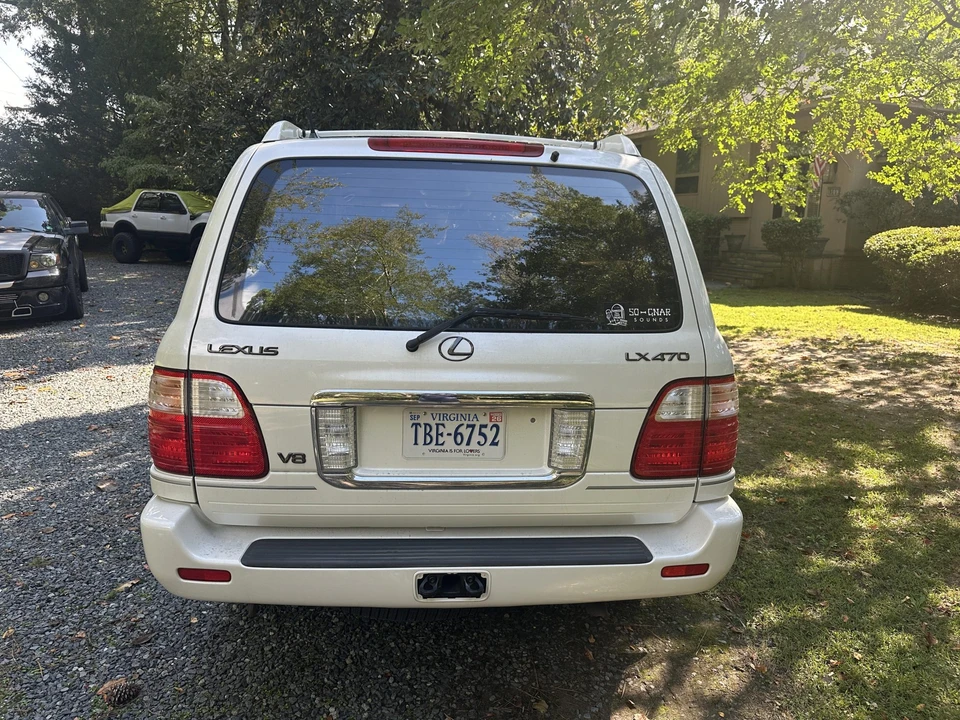 2003 Lexus LX 2nd Gen - Image 4 of 31