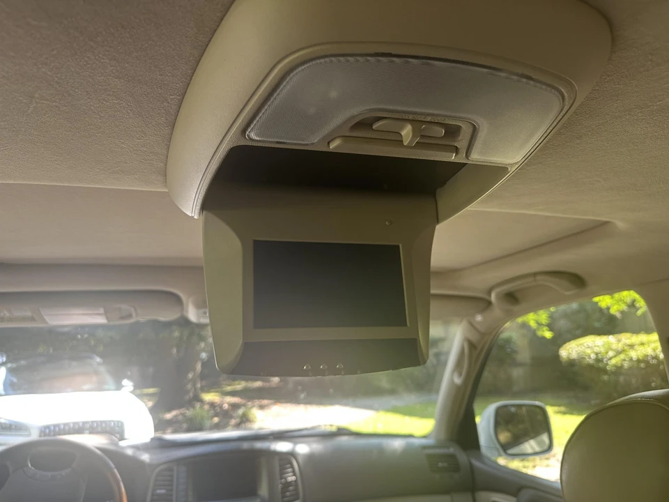2003 Lexus LX 2nd Gen - Image 18 of 31