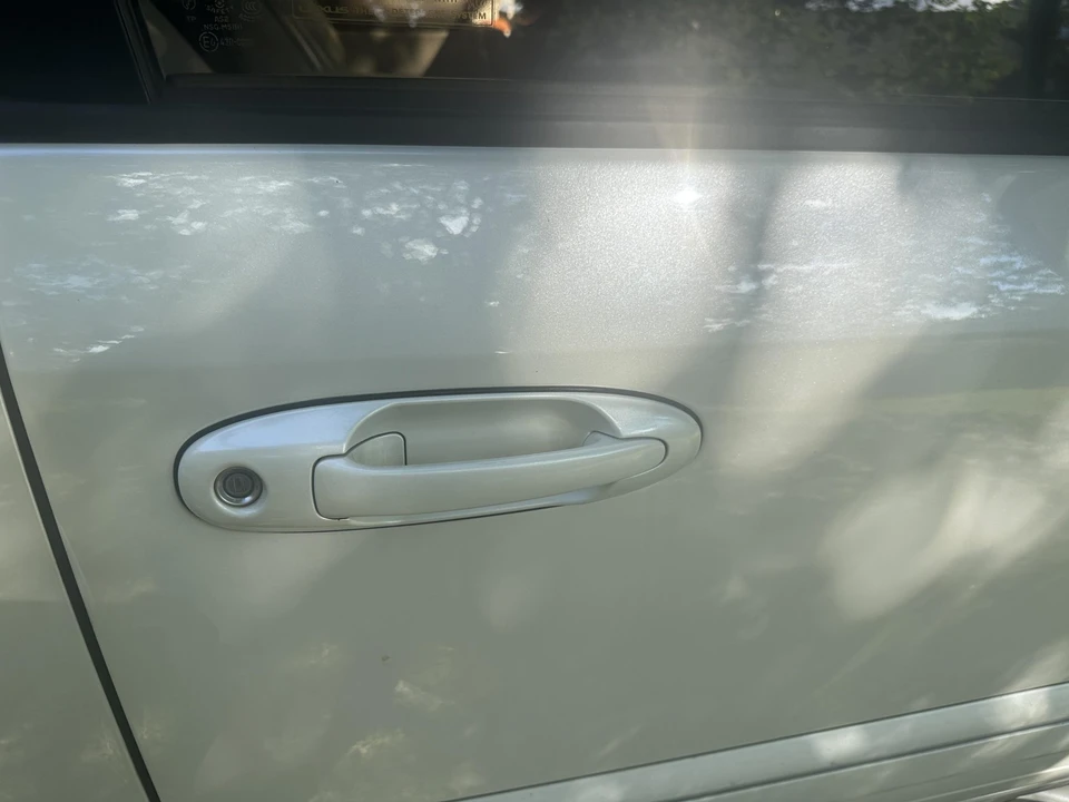 2003 Lexus LX 2nd Gen - Image 10 of 31