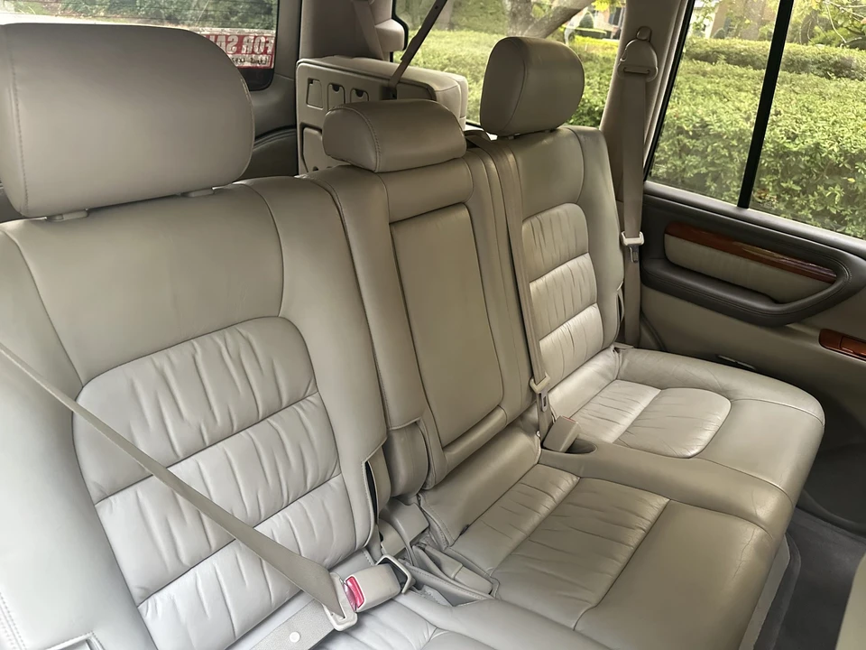 2003 Lexus LX 2nd Gen - Image 17 of 31