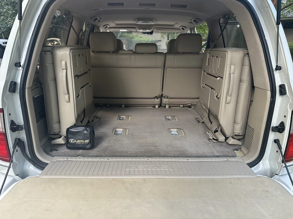 2003 Lexus LX 2nd Gen - Image 21 of 31