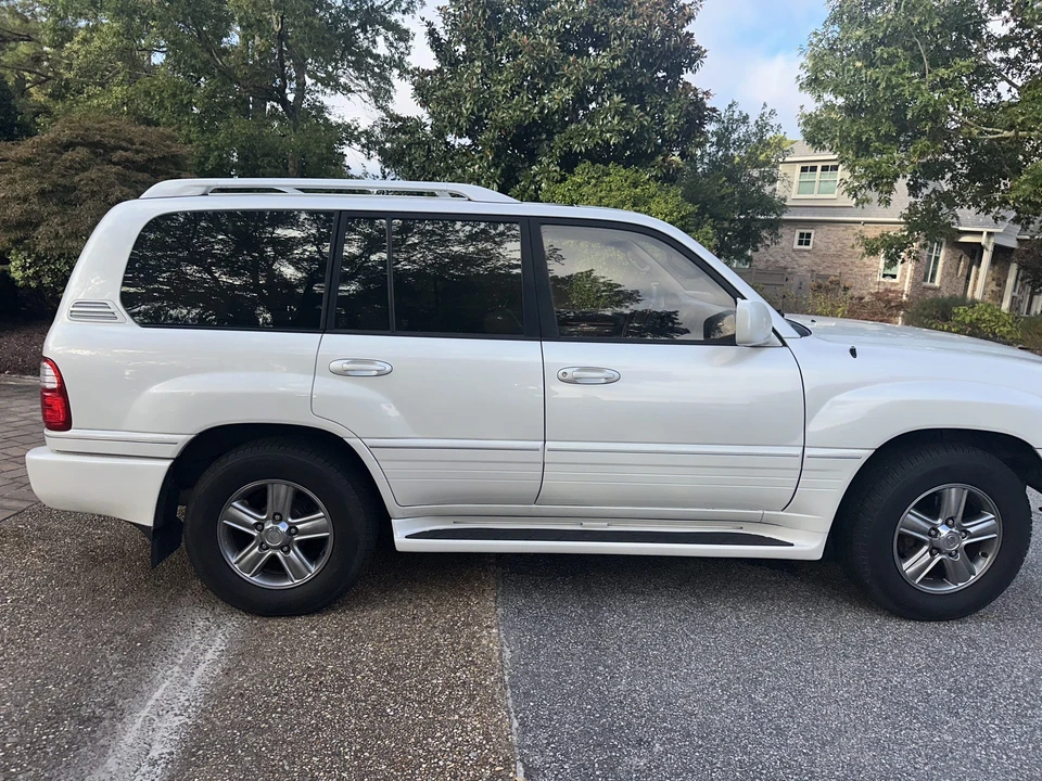 2003 Lexus LX 2nd Gen - Image 5 of 31
