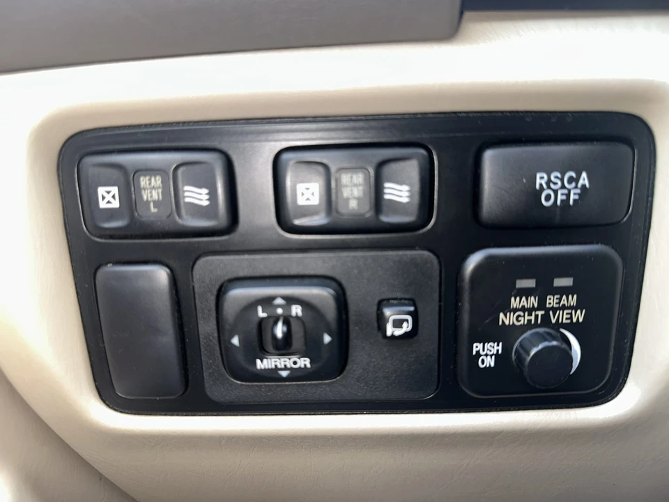 2003 Lexus LX 2nd Gen - Image 13 of 31