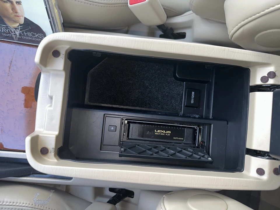 2003 Lexus LX 2nd Gen - Image 16 of 31