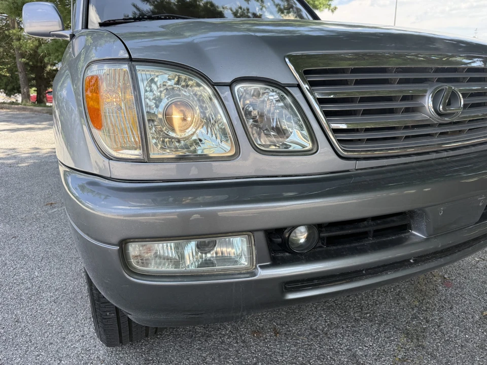 2003 Lexus LX 2nd Gen - Image 22 of 31