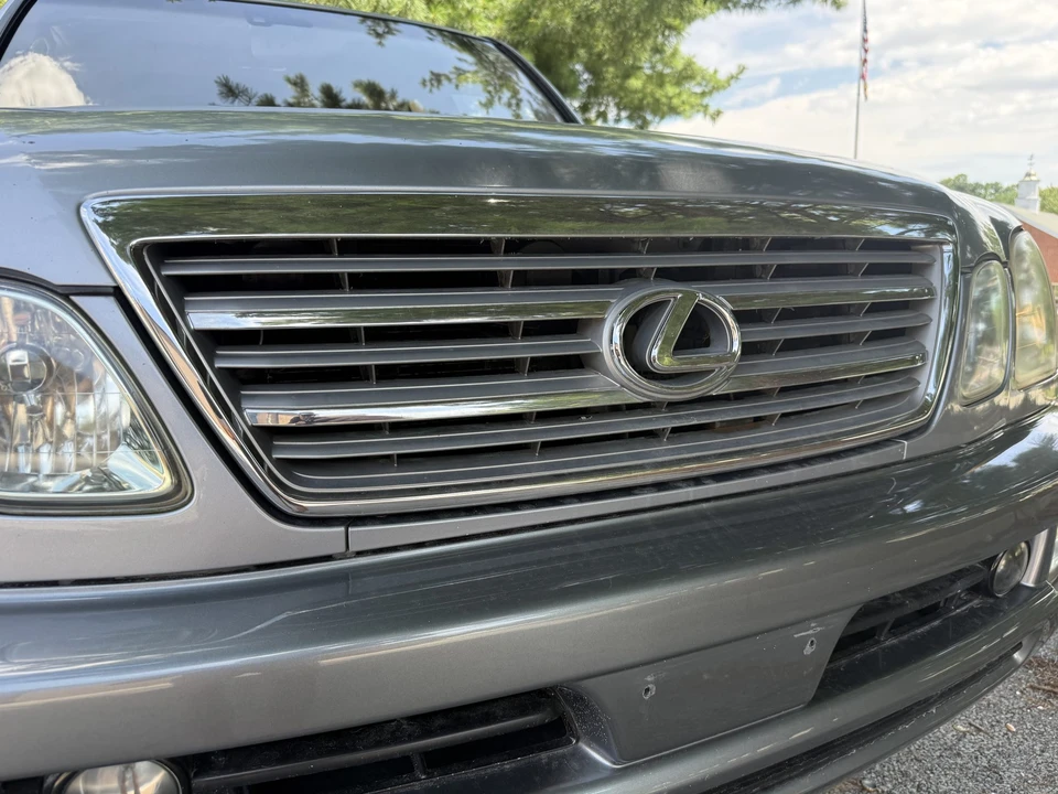2003 Lexus LX 2nd Gen - Image 24 of 31