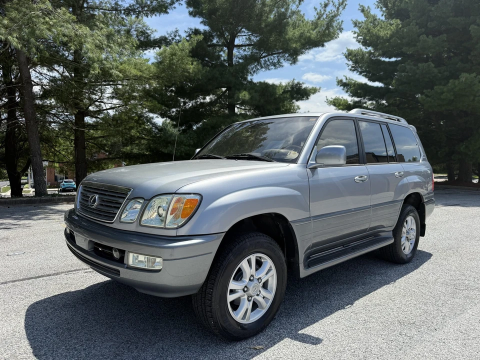 2003 Lexus LX 2nd Gen - Image 3 of 31
