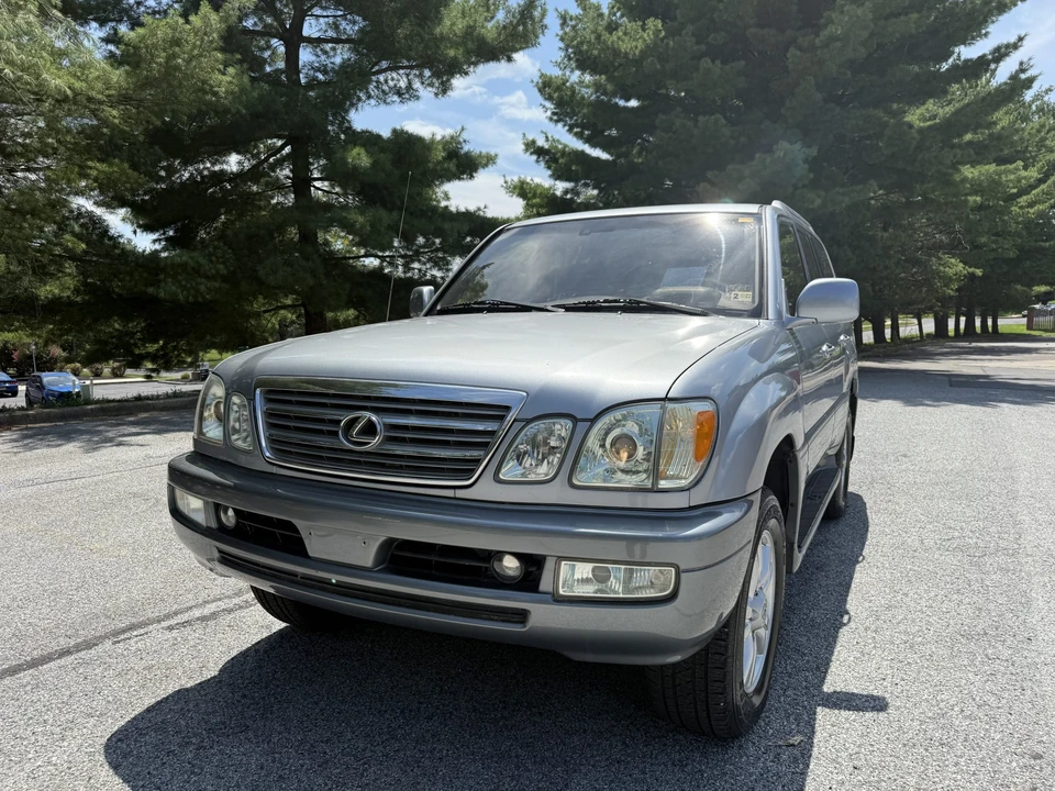 2003 Lexus LX 2nd Gen - Image 2 of 31