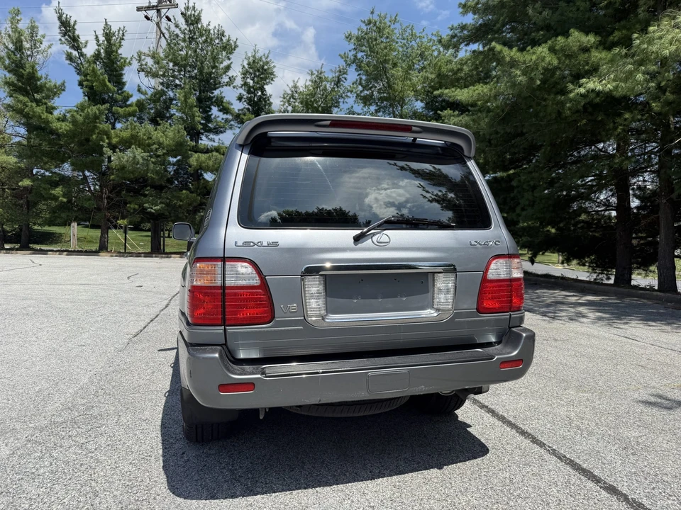2003 Lexus LX 2nd Gen - Image 13 of 31