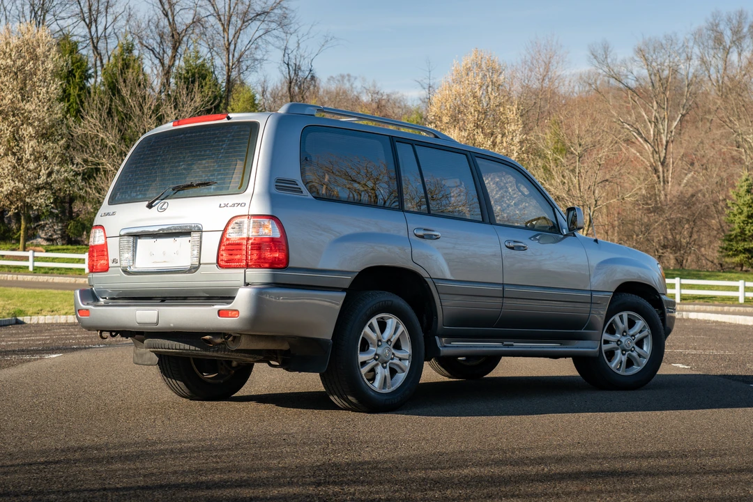 2003 Lexus LX 2nd Gen - Image 7 of 31