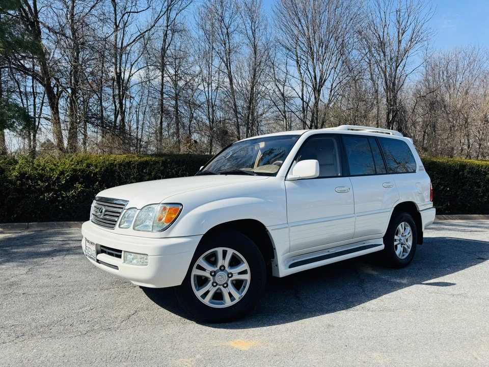 2003 Lexus LX 2nd Gen - Image 5 of 31