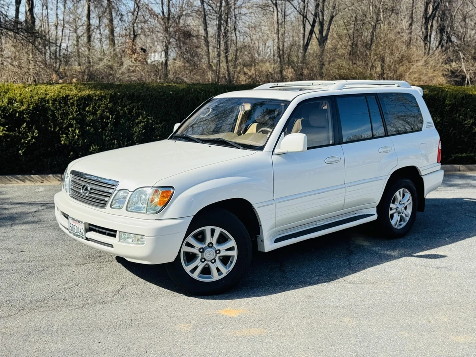 2003 Lexus LX 2nd Gen - Image 8 of 31