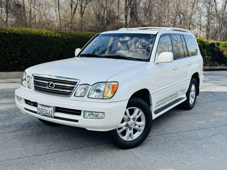 2003 Lexus LX 2nd Gen - Image 17 of 31
