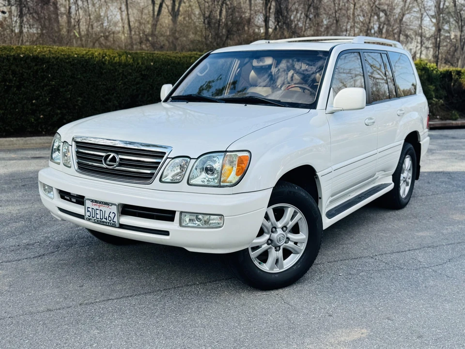 2003 Lexus LX 2nd Gen - Image 16 of 31