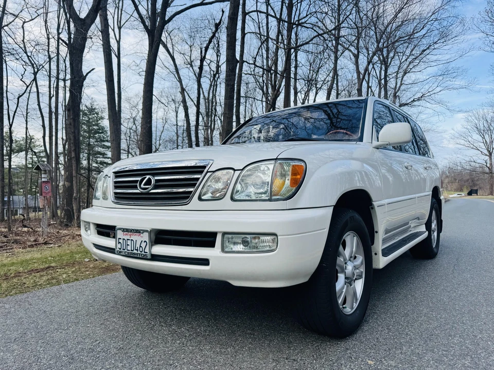 2003 Lexus LX 2nd Gen - Image 18 of 31