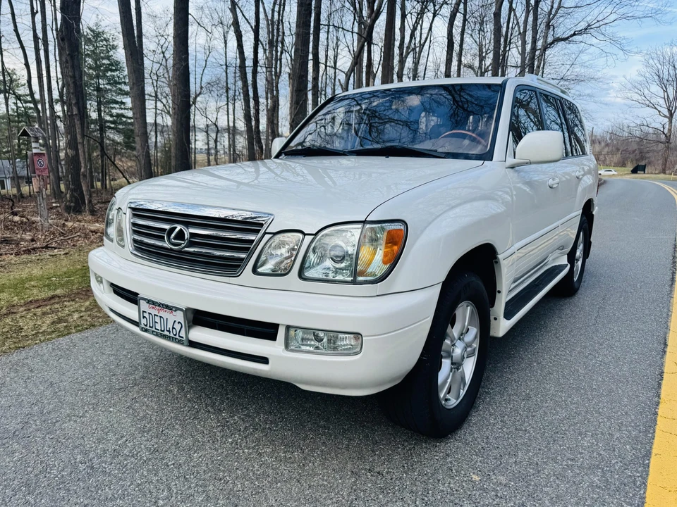2003 Lexus LX 2nd Gen - Image 21 of 31