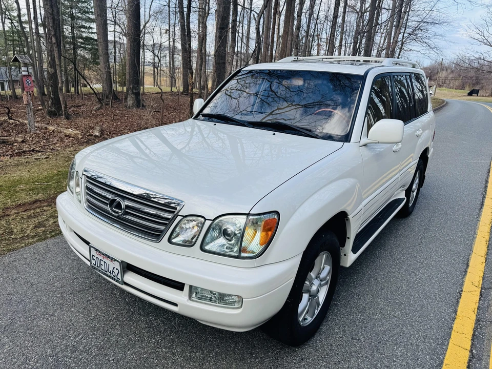 2003 Lexus LX 2nd Gen - Image 19 of 31