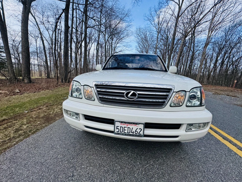 2003 Lexus LX 2nd Gen - Image 28 of 31