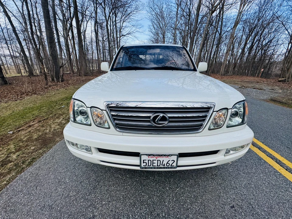2003 Lexus LX 2nd Gen - Image 29 of 31