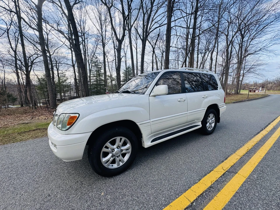 2003 Lexus LX 2nd Gen - Image 4 of 31