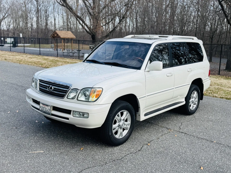2003 Lexus LX 2nd Gen - Image 14 of 31