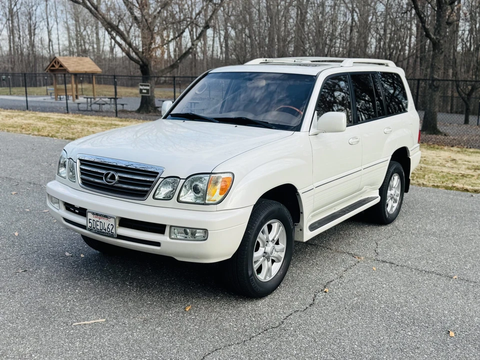 2003 Lexus LX 2nd Gen - Image 13 of 31