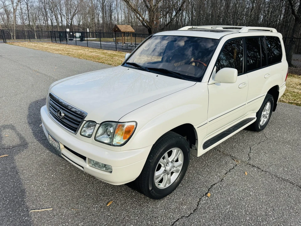 2003 Lexus LX 2nd Gen - Image 12 of 31