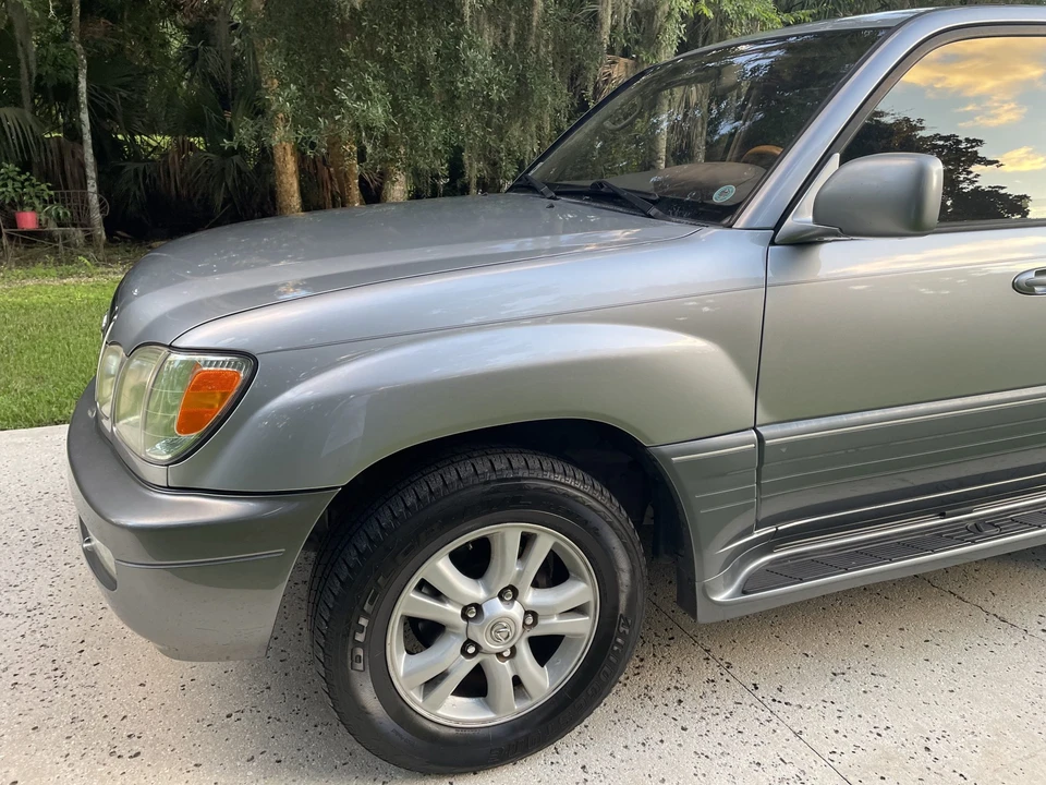 2003 Lexus LX 2nd Gen - Image 21 of 31