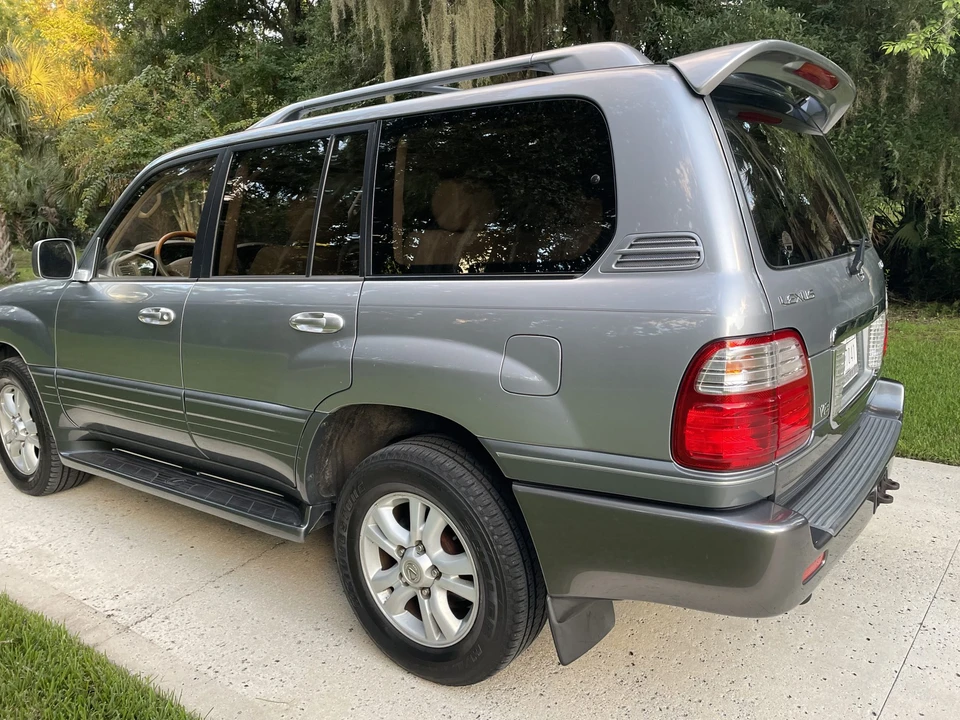 2003 Lexus LX 2nd Gen - Image 24 of 31