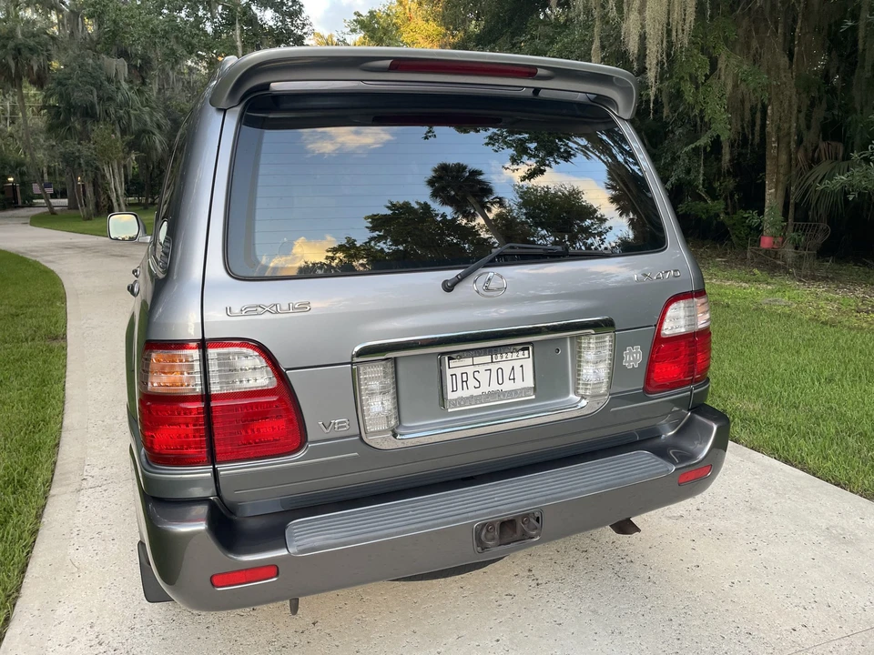 2003 Lexus LX 2nd Gen - Image 5 of 31