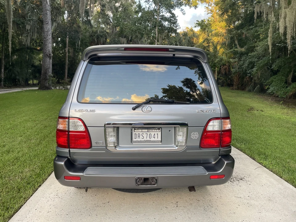 2003 Lexus LX 2nd Gen - Image 6 of 31