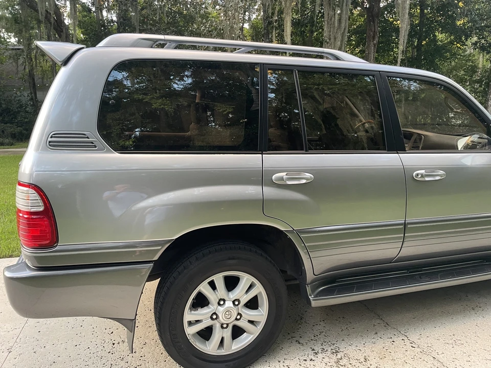 2003 Lexus LX 2nd Gen - Image 12 of 31