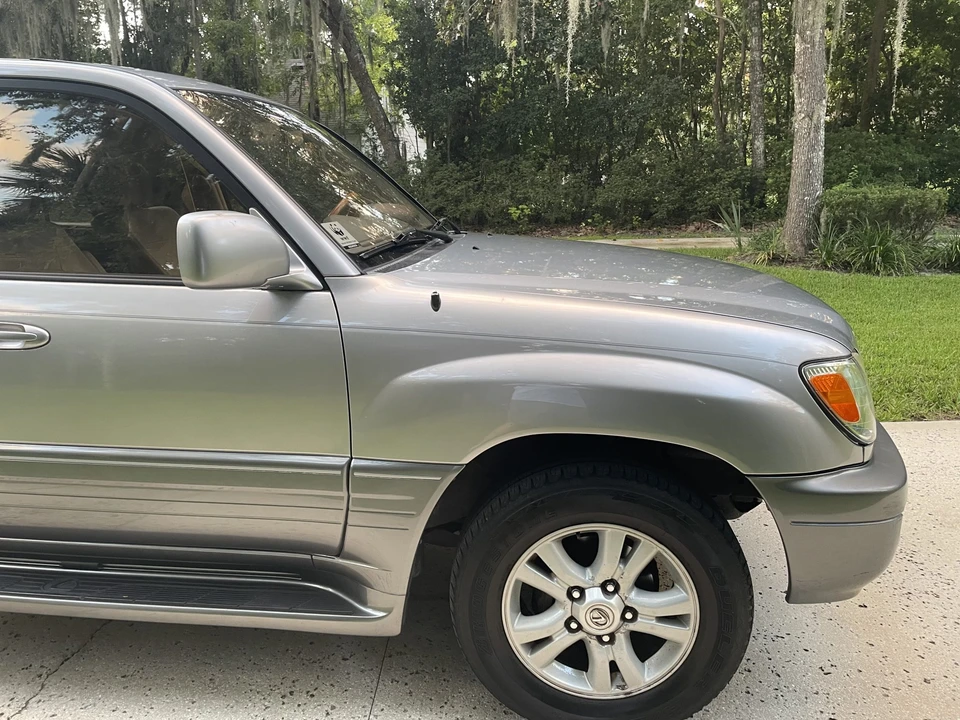2003 Lexus LX 2nd Gen - Image 15 of 31