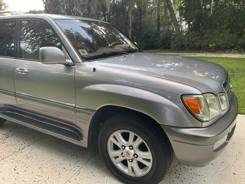 2003 Lexus LX 2nd Gen - Image 16 of 31