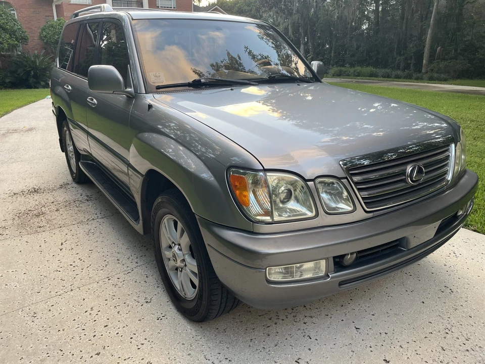 2003 Lexus LX 2nd Gen - Image 17 of 31