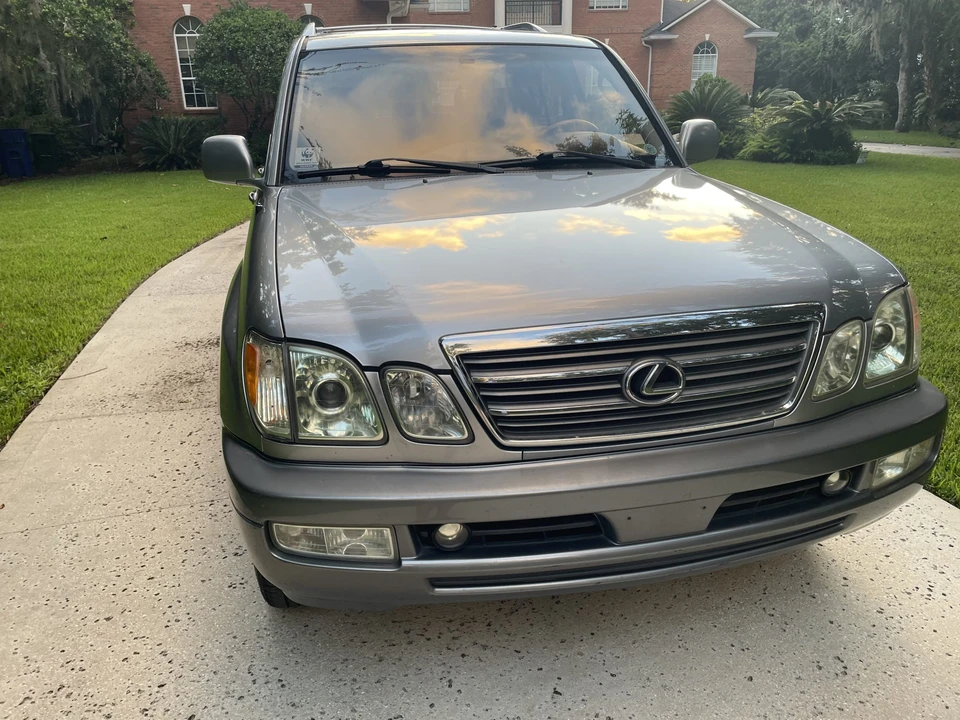 2003 Lexus LX 2nd Gen - Image 8 of 31