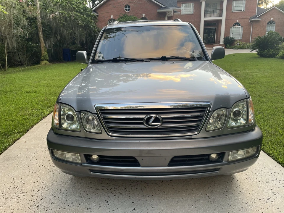 2003 Lexus LX 2nd Gen - Image 9 of 31