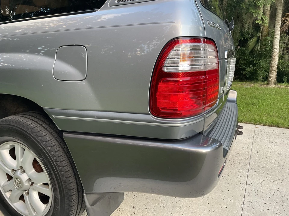2003 Lexus LX 2nd Gen - Image 30 of 31