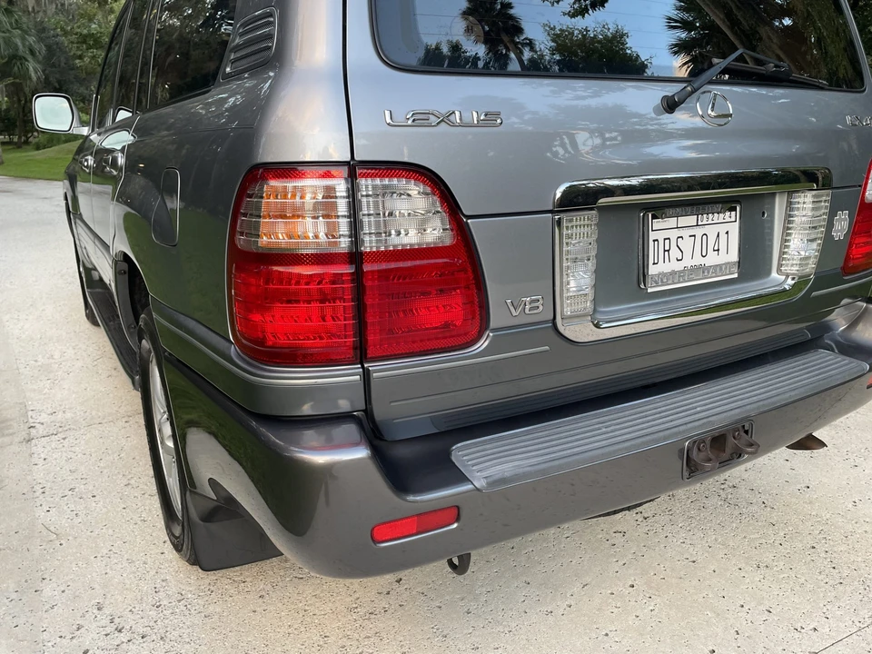 2003 Lexus LX 2nd Gen - Image 31 of 31