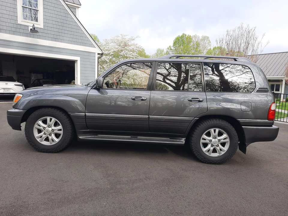 2003 Lexus LX 2nd Gen - Image 5 of 31
