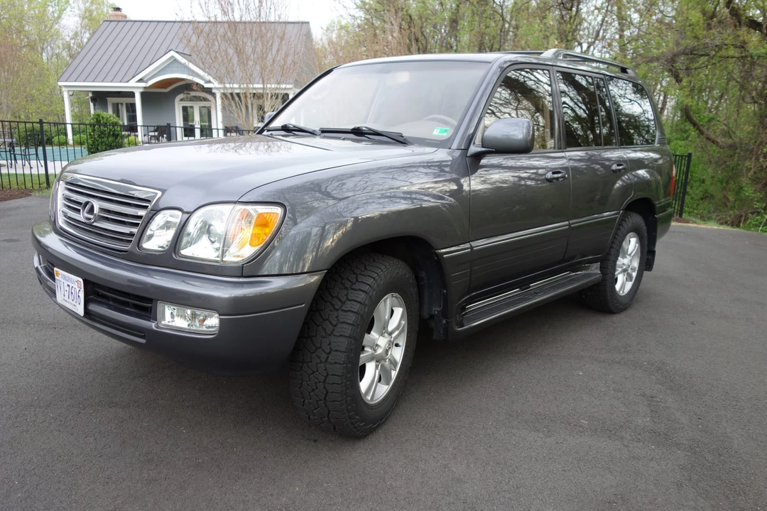 2003 Lexus LX 2nd Gen - Image 2 of 31