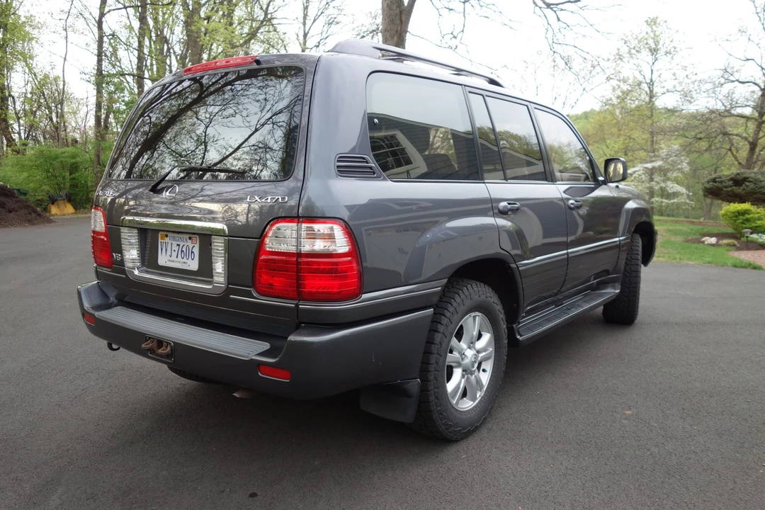 2003 Lexus LX 2nd Gen - Image 8 of 31