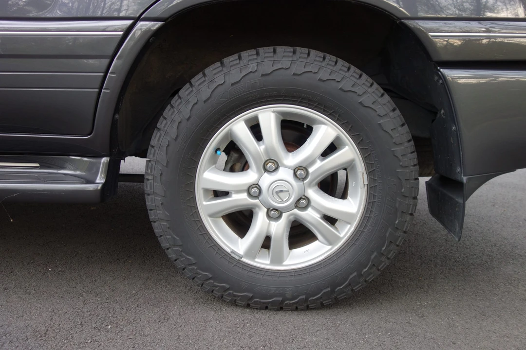 2003 Lexus LX 2nd Gen - Image 30 of 31