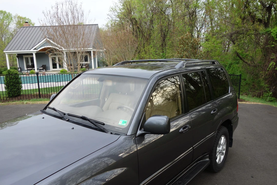 2003 Lexus LX 2nd Gen - Image 21 of 31