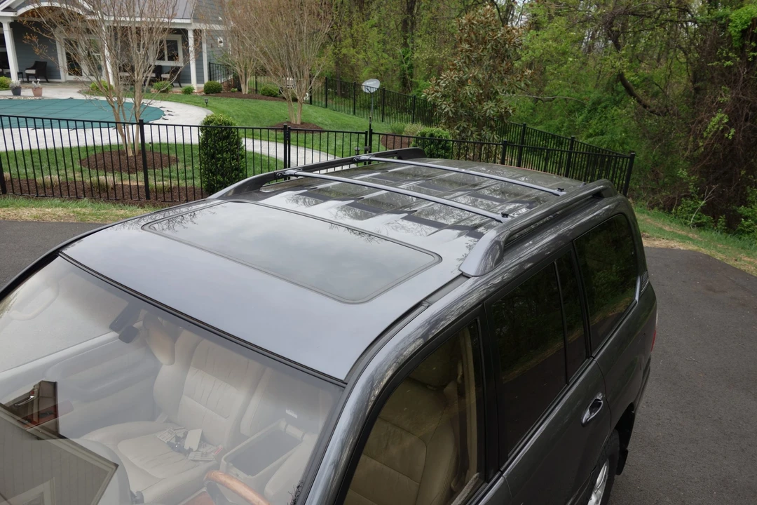 2003 Lexus LX 2nd Gen - Image 25 of 31